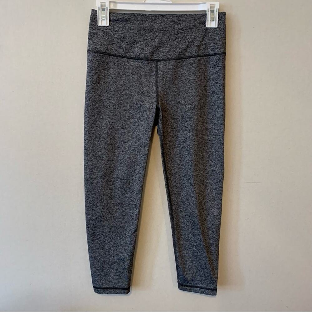 VSX Victoria’s Secret Sport Knockout Capri Gray Leggings